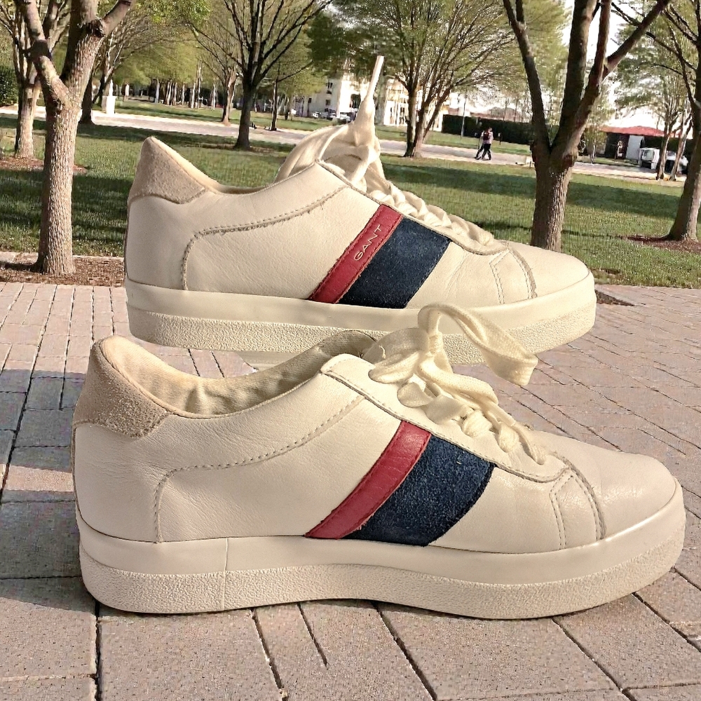 Gant Aurora Bright Leather Sneaks Womens 8.5 White w/ Suede Red/Navy Stripes EUC